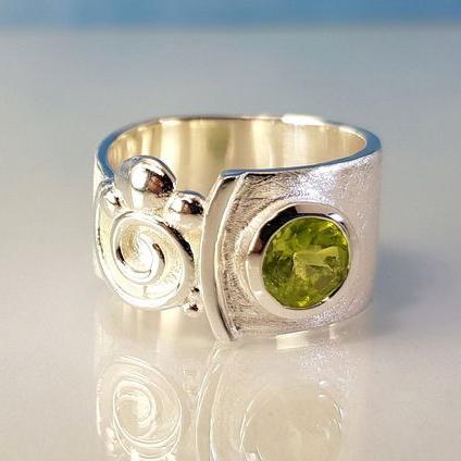Olive Glass Silver Ring