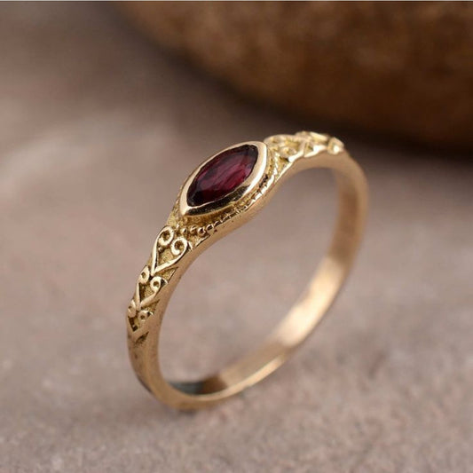 Inlaid Red Stone Golden Ring